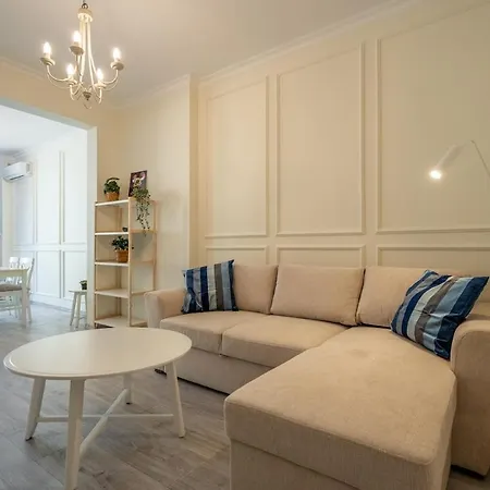 Stylish & Funcional 1 Bdrm In Sofia's Heart Апартаменты