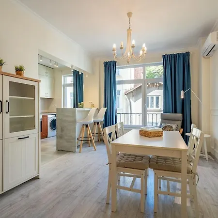 Stylish & Funcional 1 Bdrm In Sofia's Heart