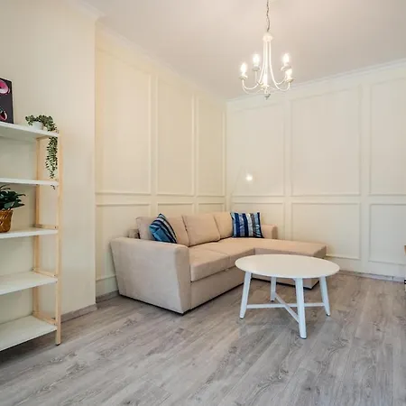 Stylish & Funcional 1 Bdrm In Sofia's Heart סופיה