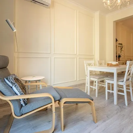 Stylish & Funcional 1 Bdrm In Sofia's Heart סופיה