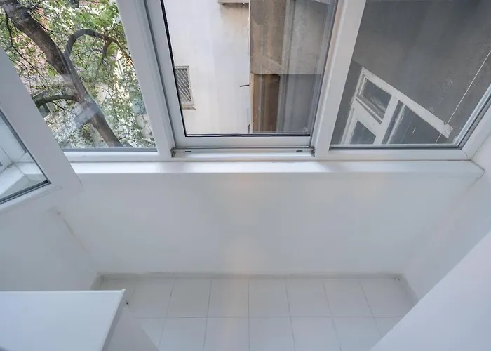 Stylish & Funcional 1 Bdrm In Sofia's Heart * Sofia