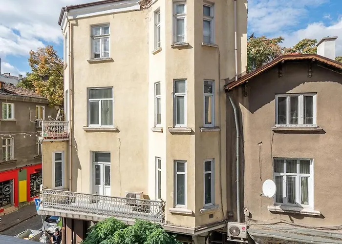 Stylish & Funcional 1 Bdrm In Sofia's Heart *